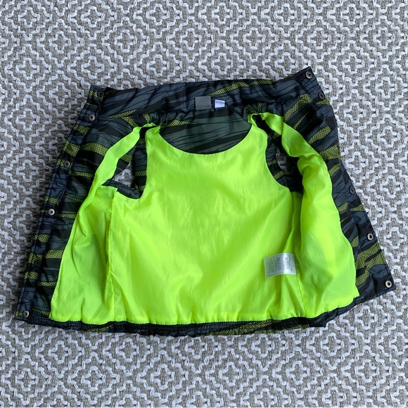 PUMA KID’S PUFFER VEST CAMO SIZE SMALL 6 BLACK GRAY YELLOW WINTER EUC - Picture 3 of 11